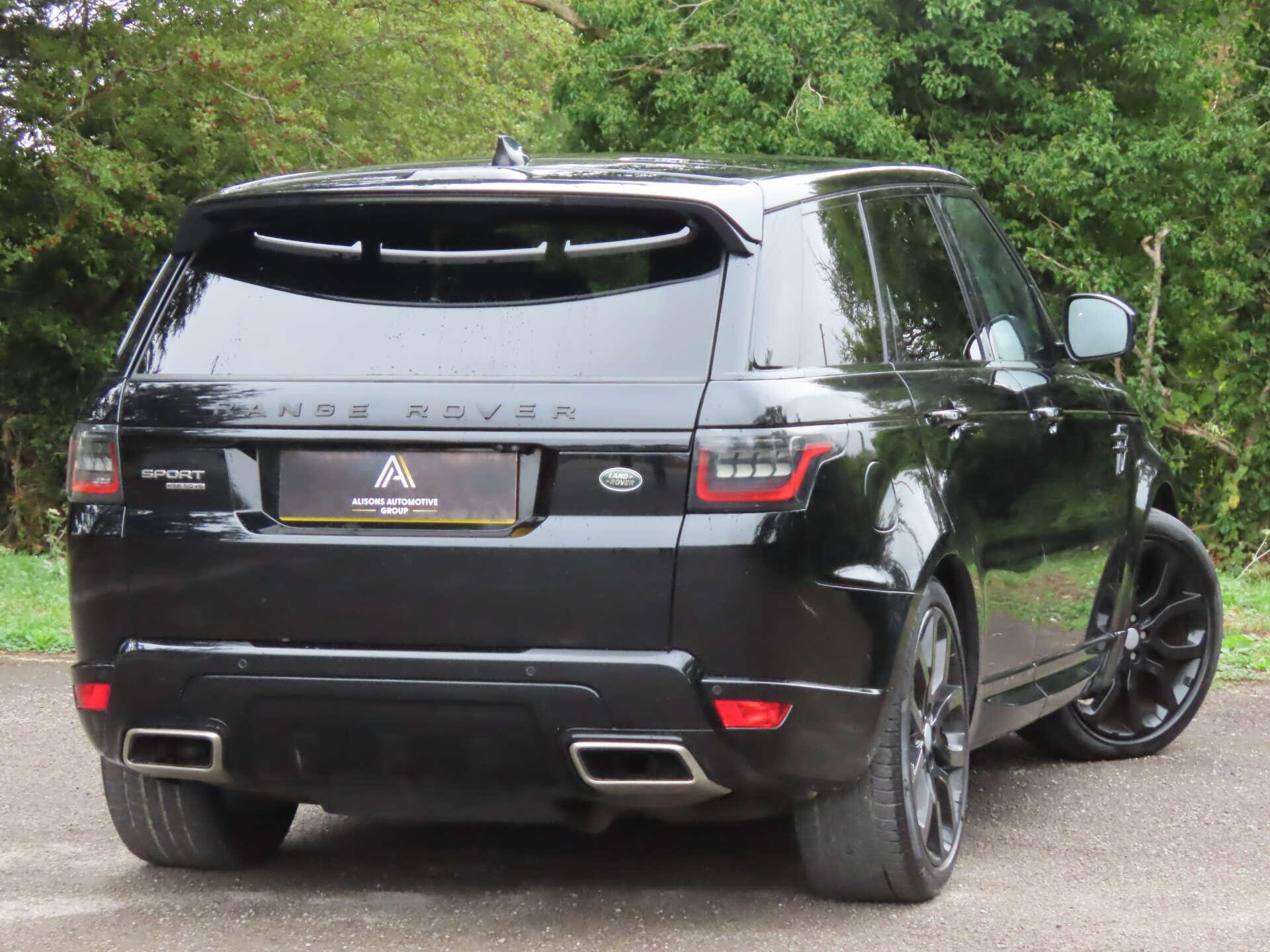 Land Rover Range Rover Sport view 4