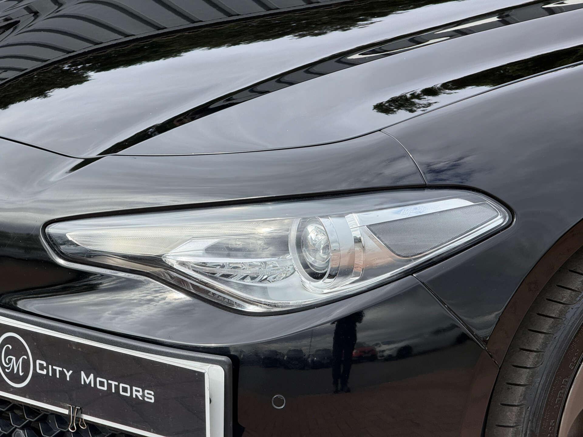 Alfa Romeo Giulia view 5