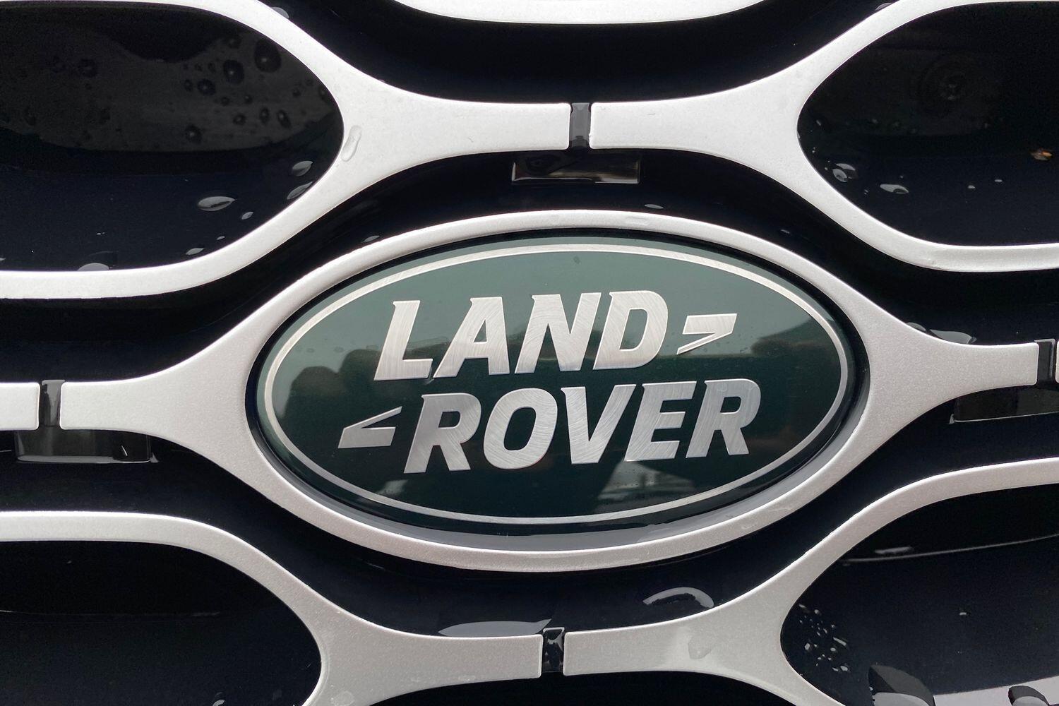 Land Rover Discovery Sport view 33