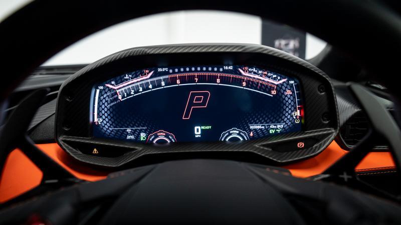 Lamborghini Revuelto view 27