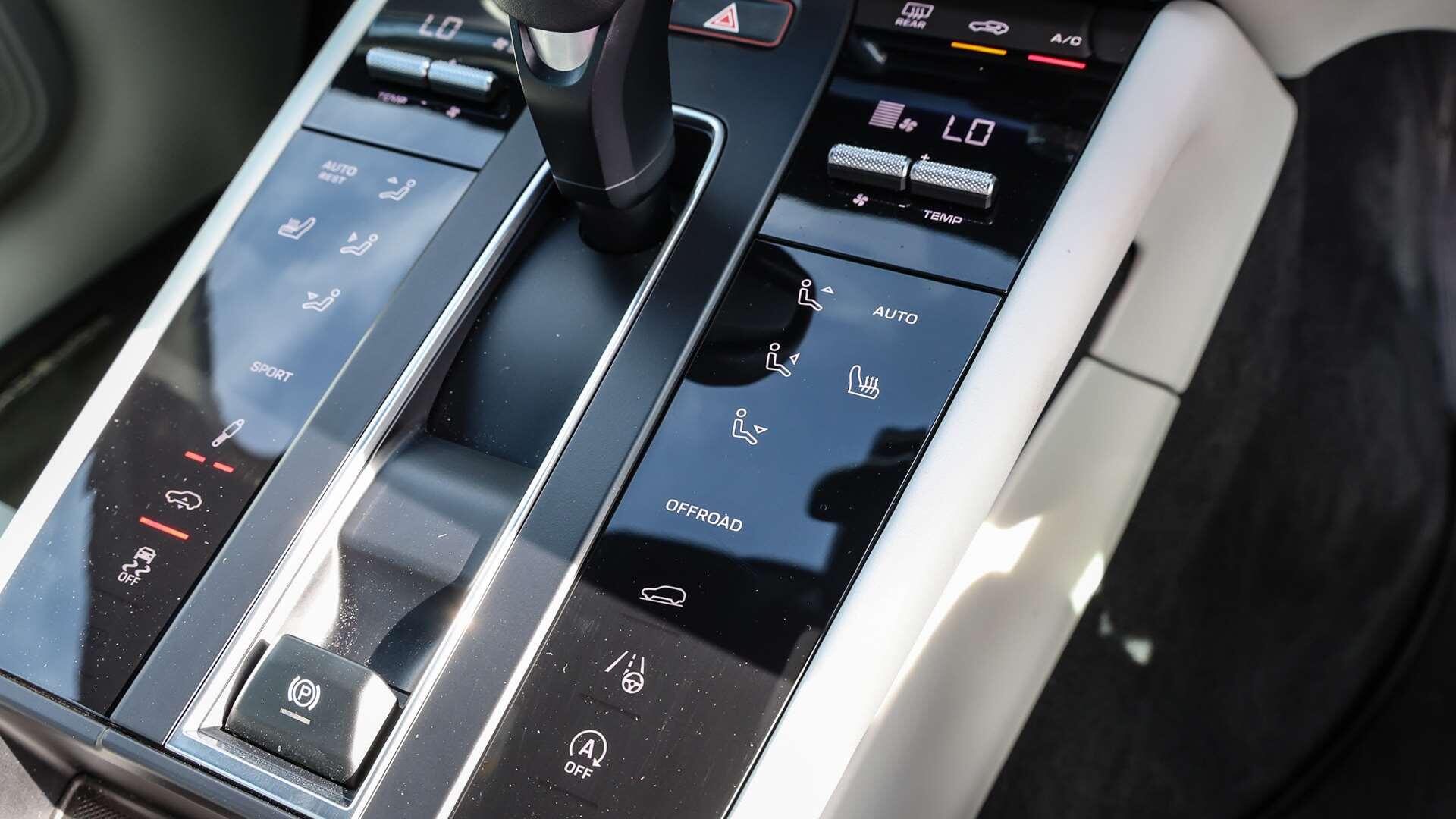 Porsche Macan view 27