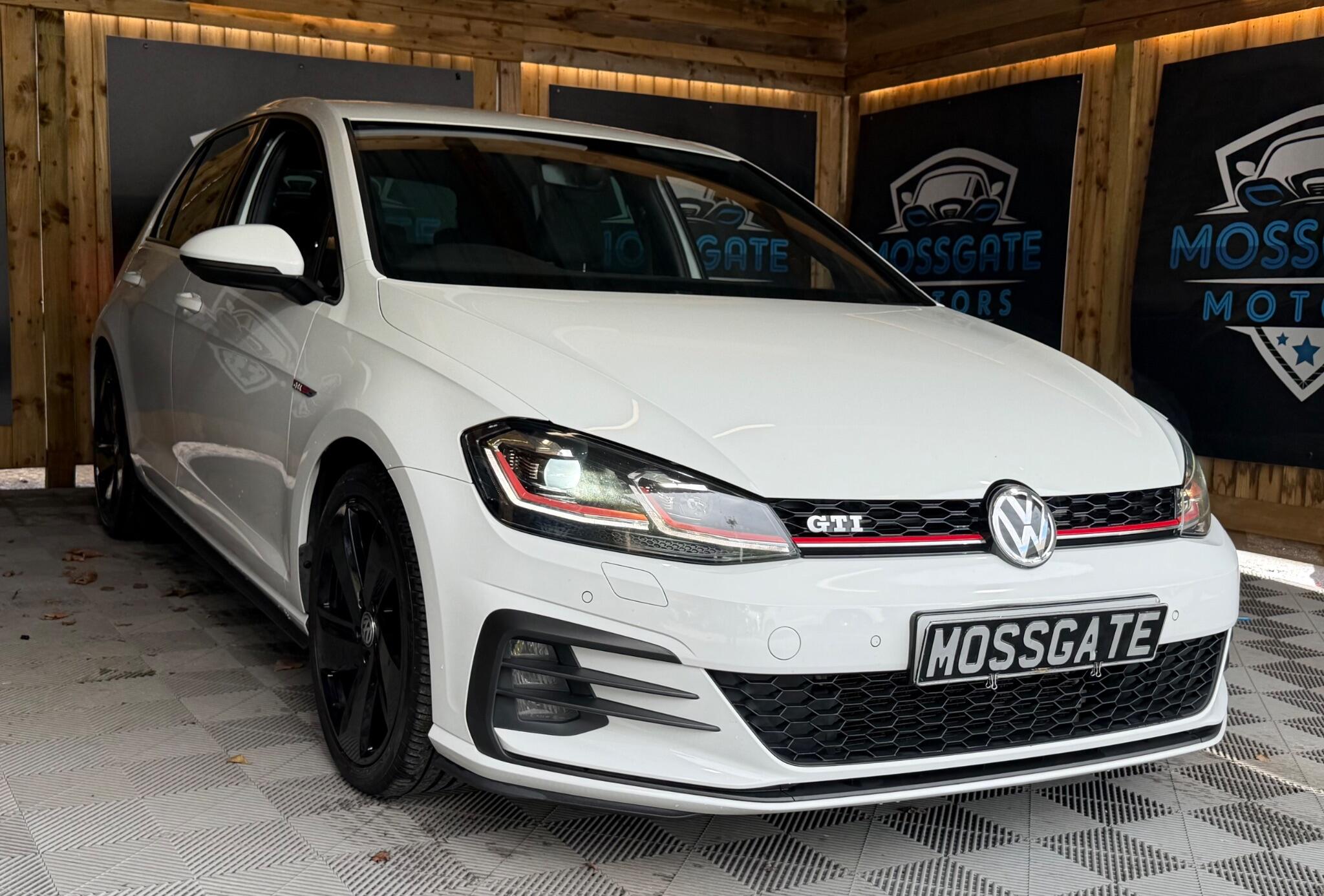 Volkswagen Golf view 3