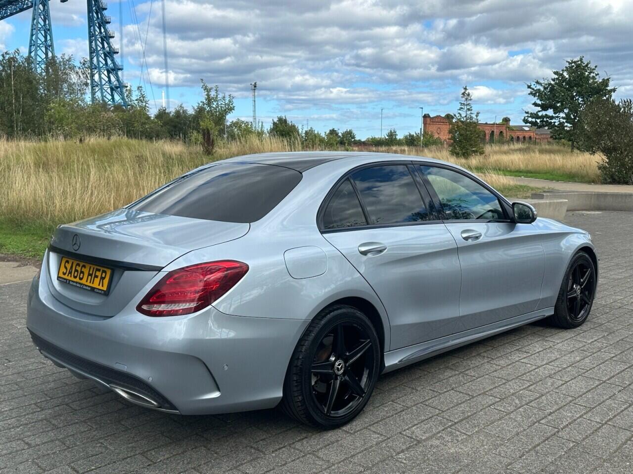 Mercedes-Benz C-Class view 10