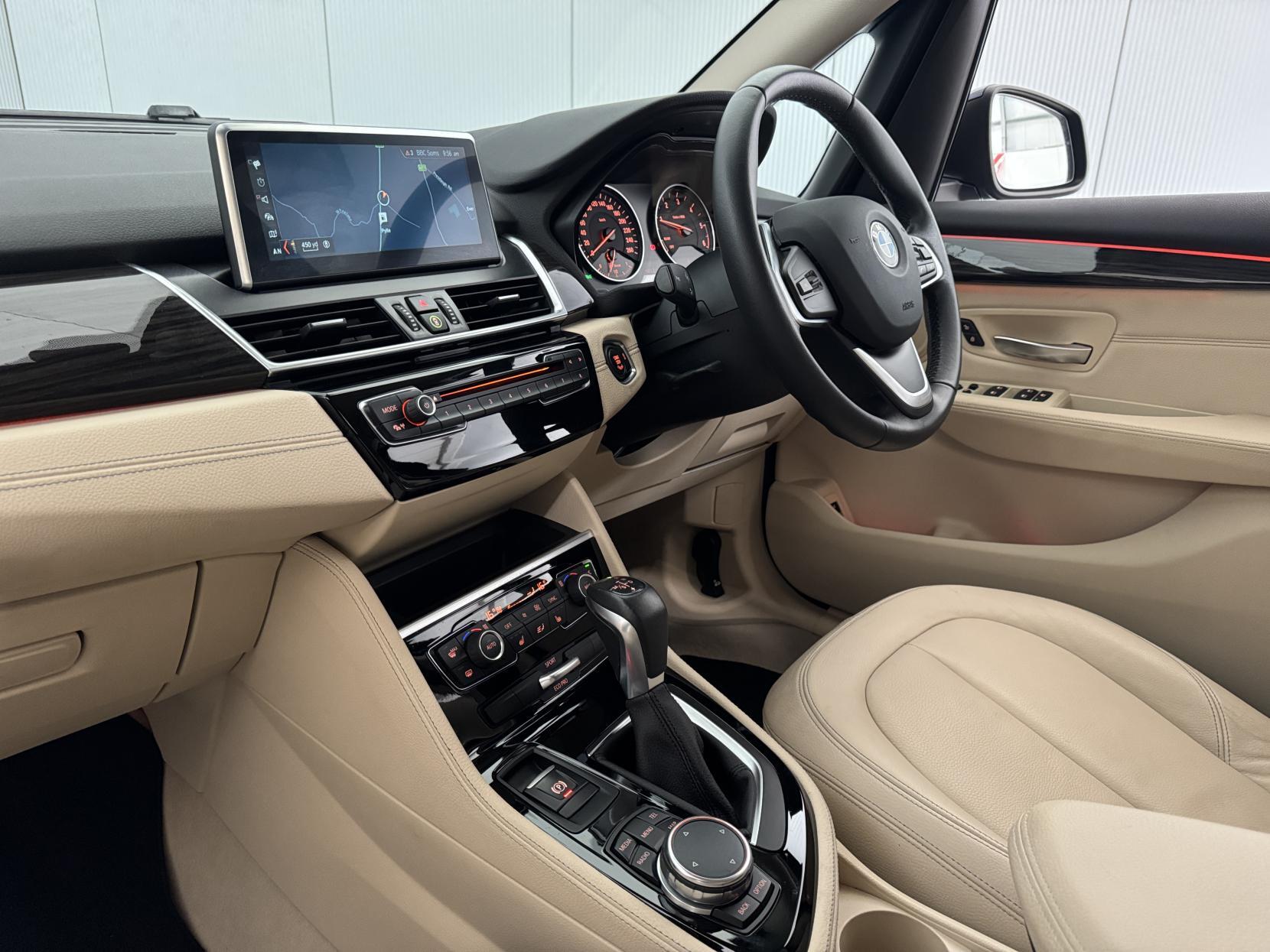 BMW 2 Series Active Tourer view 50