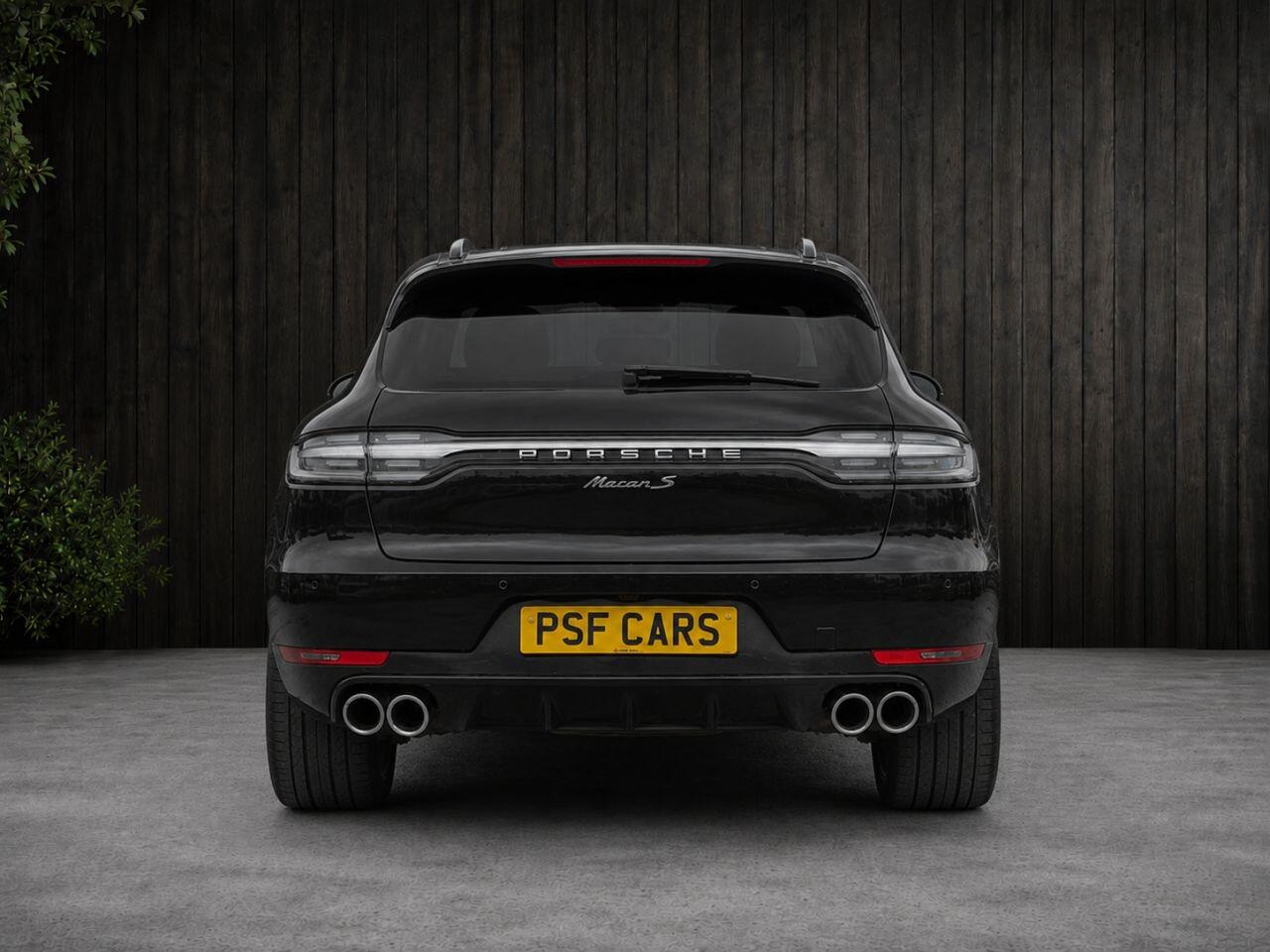 Porsche Macan view 13