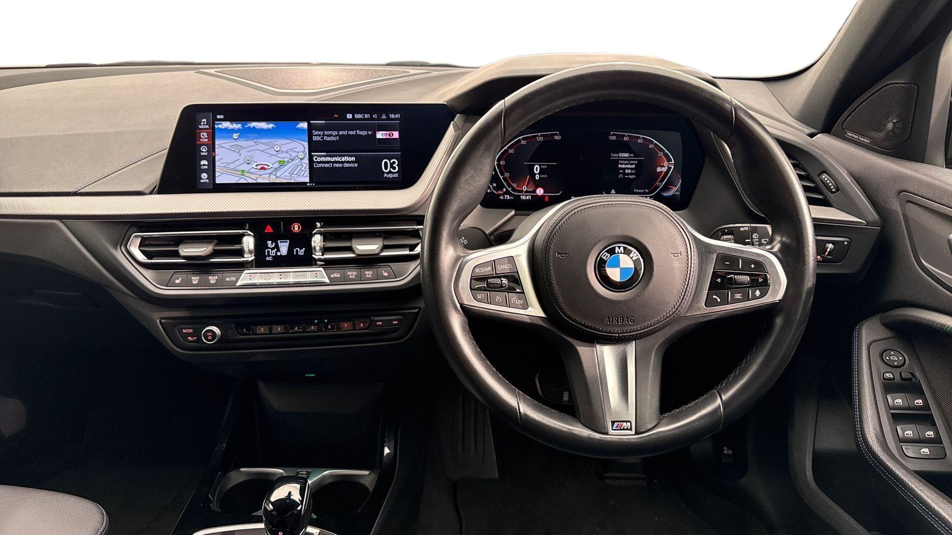 BMW 1 Series view 5