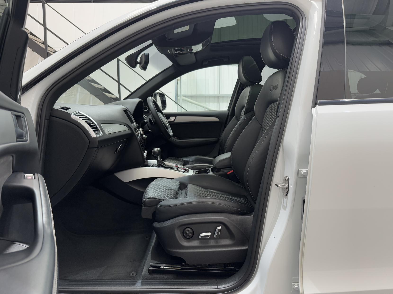 Audi SQ5 view 47