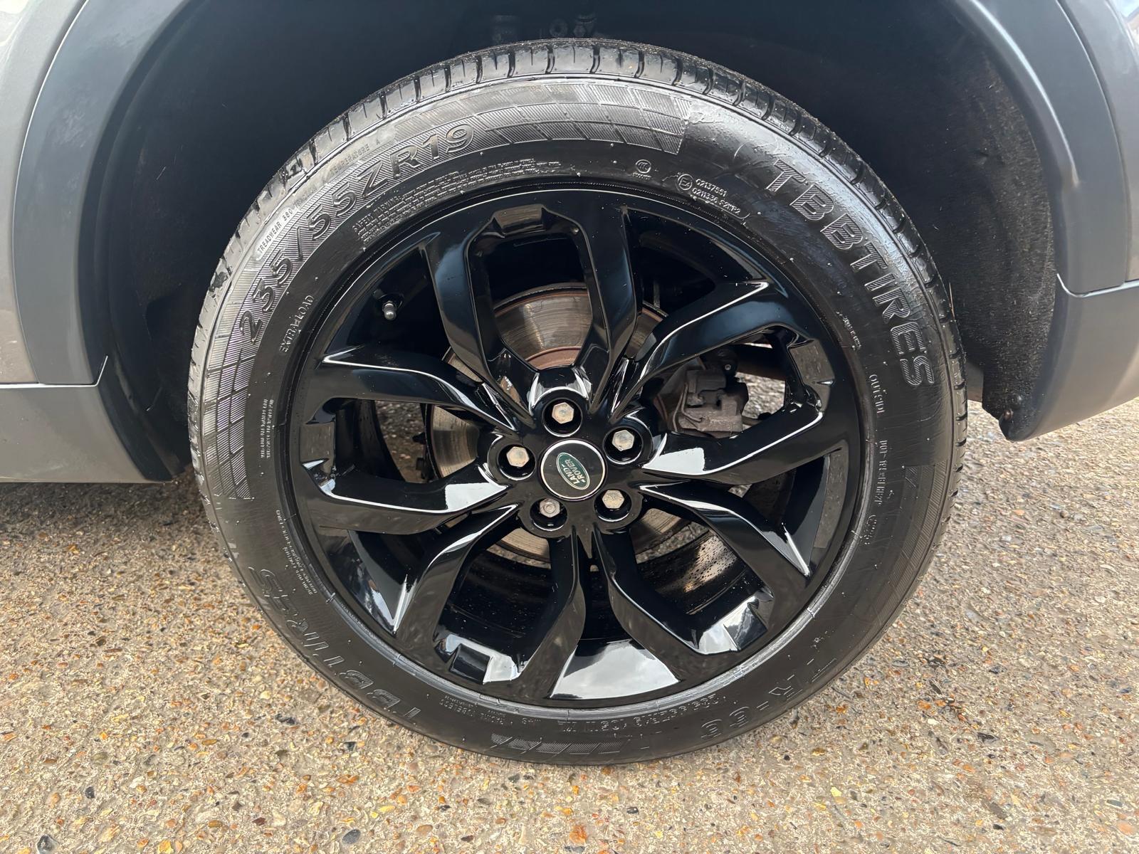 Land Rover Discovery Sport view 24