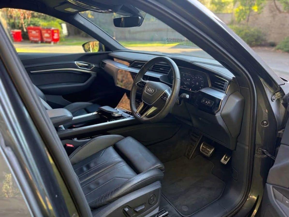 Audi Q8 E-Tron view 3