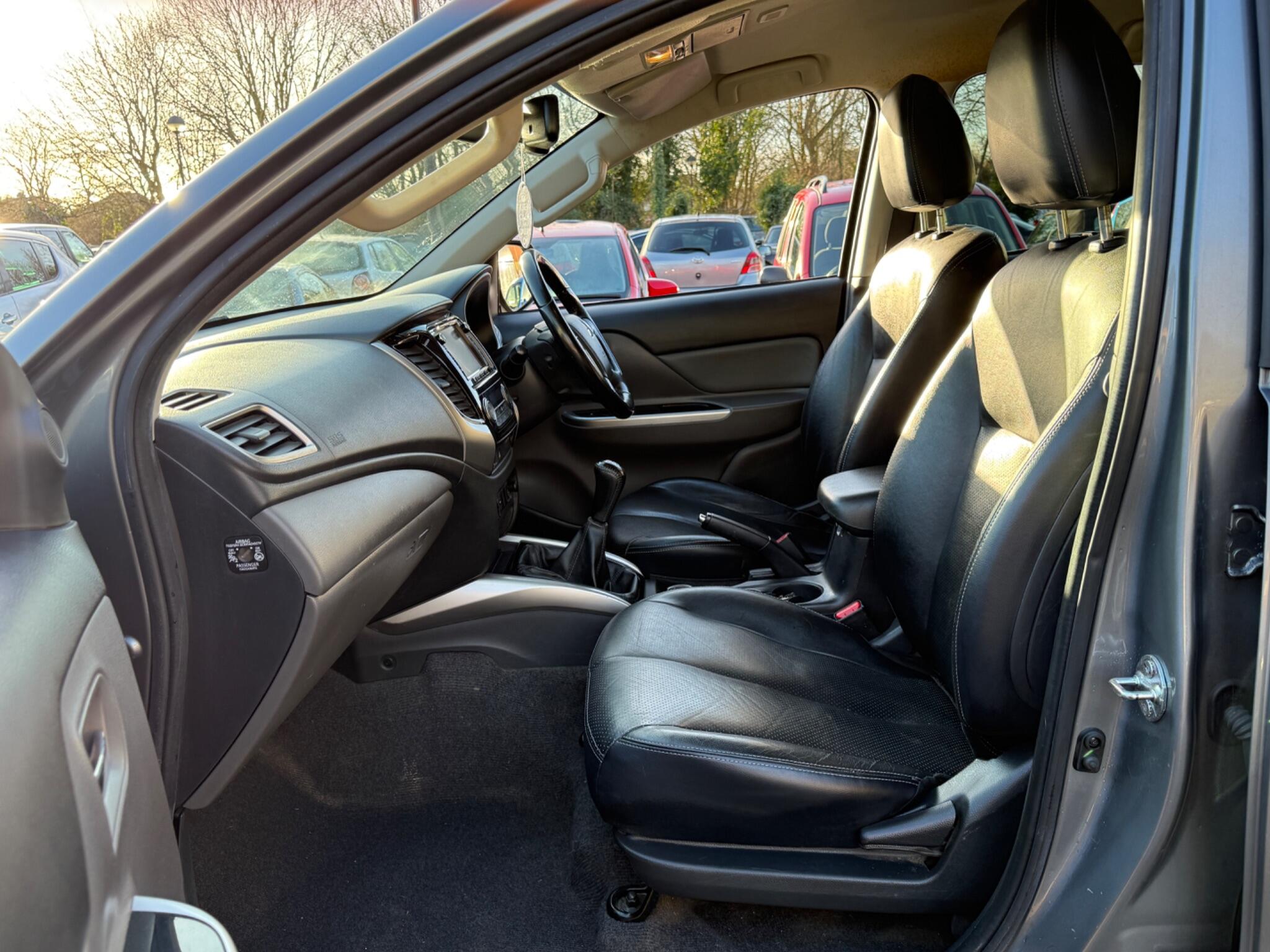 Mitsubishi L200 - Image 48