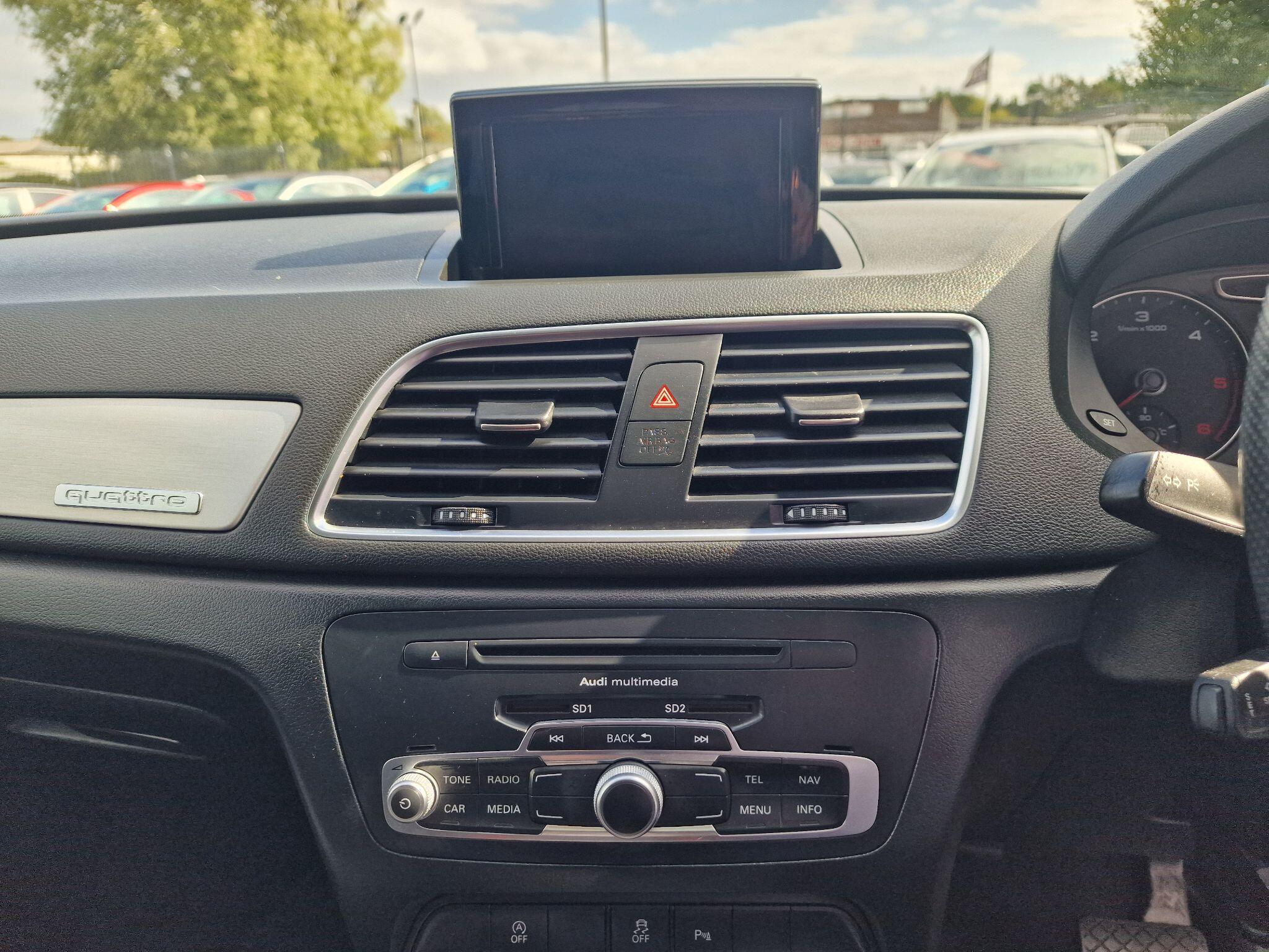 Audi Q3 view 46