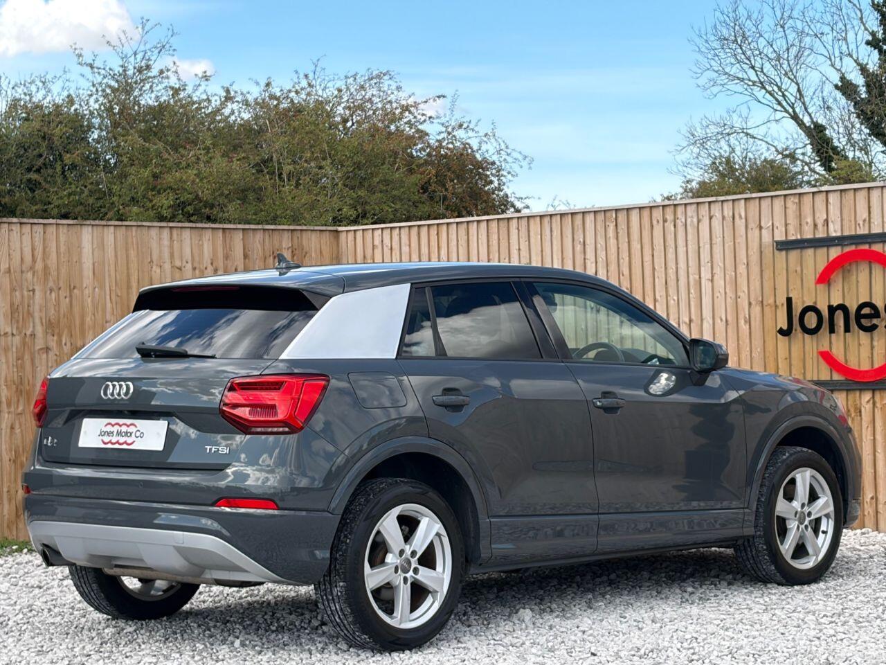 Audi Q2 view 10