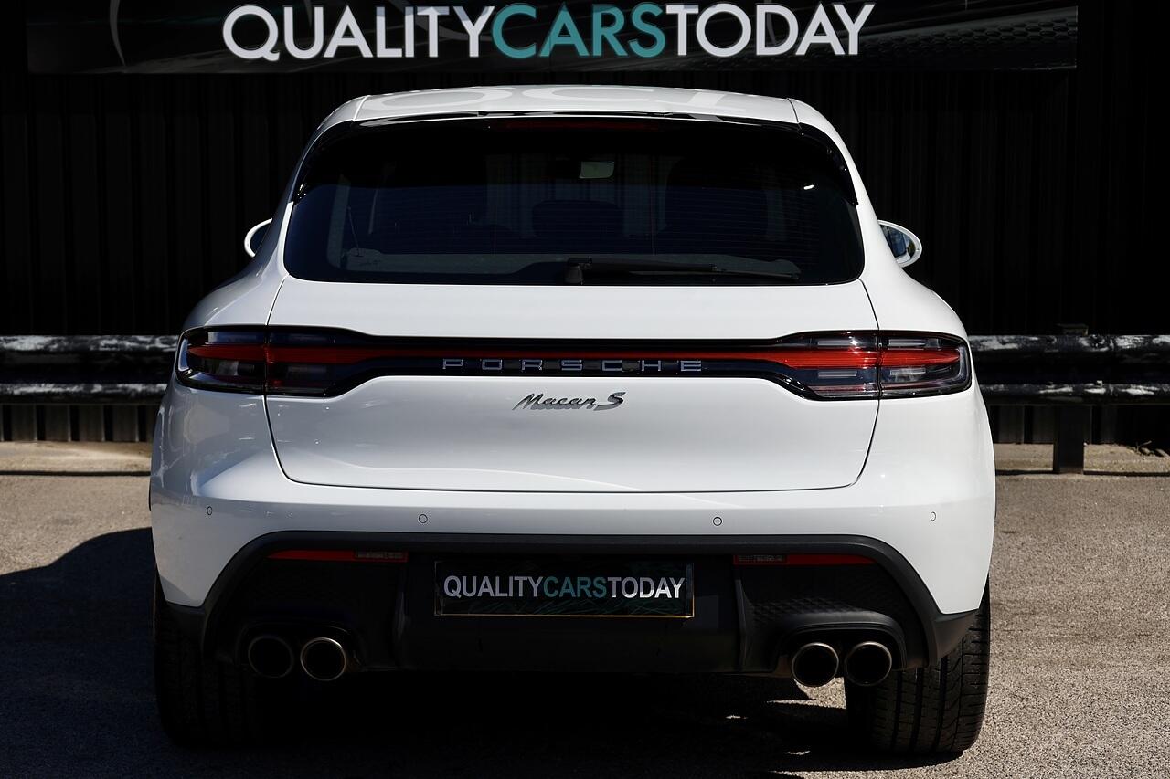 Porsche Macan view 5