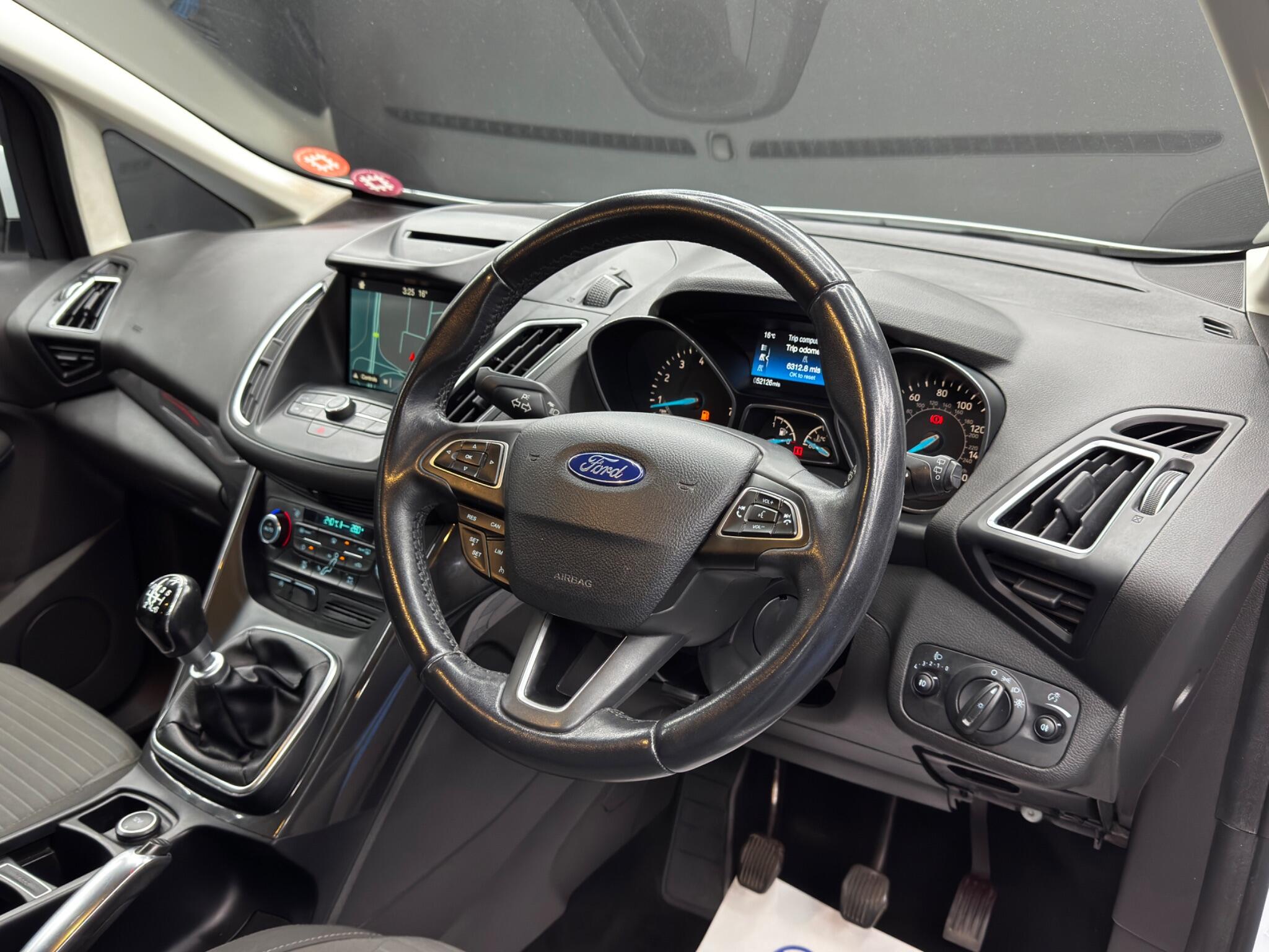 Ford C-Max view 9