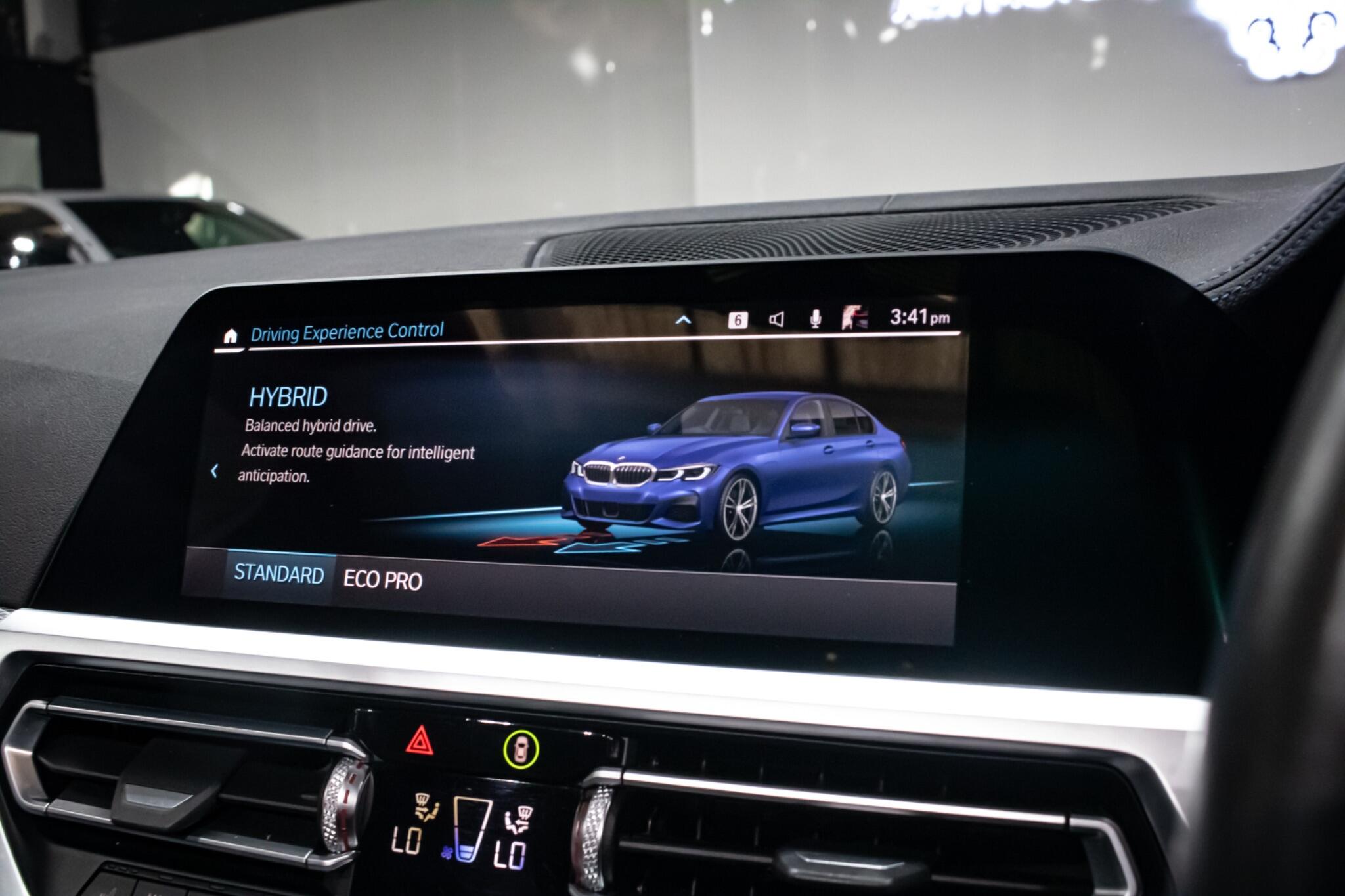 BMW 3 Series view 35