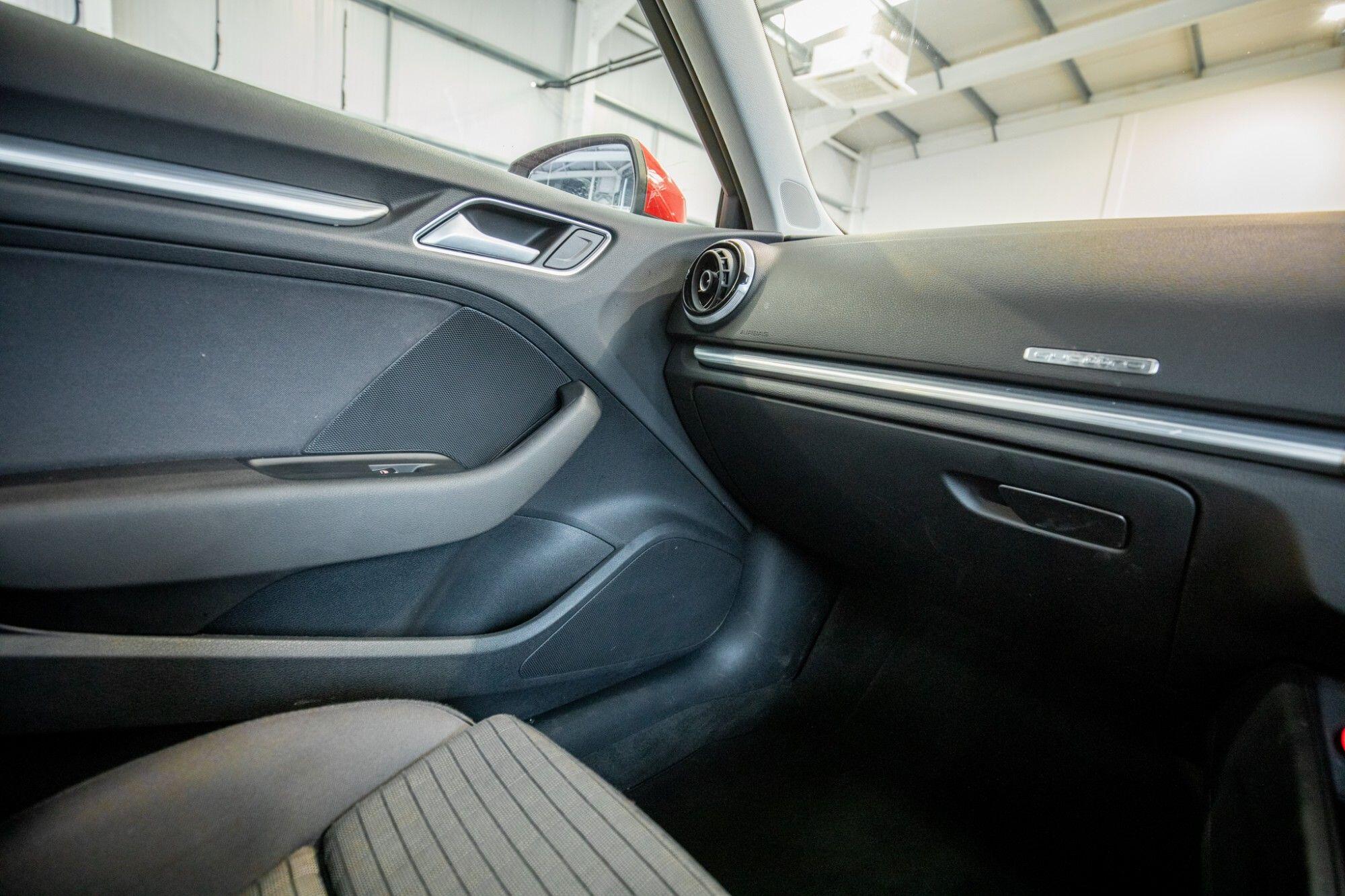 Audi A3 view 34