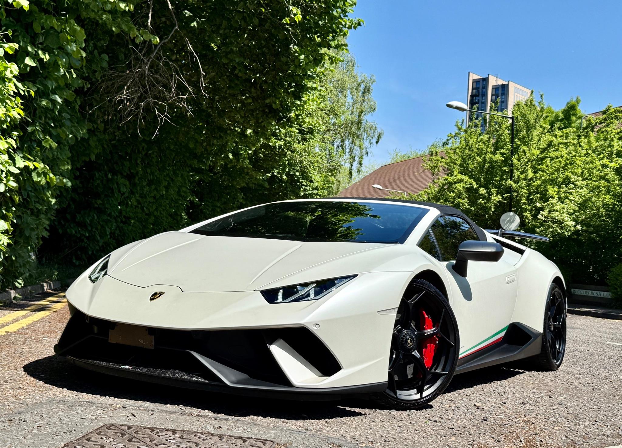 Lamborghini Huracan view 17