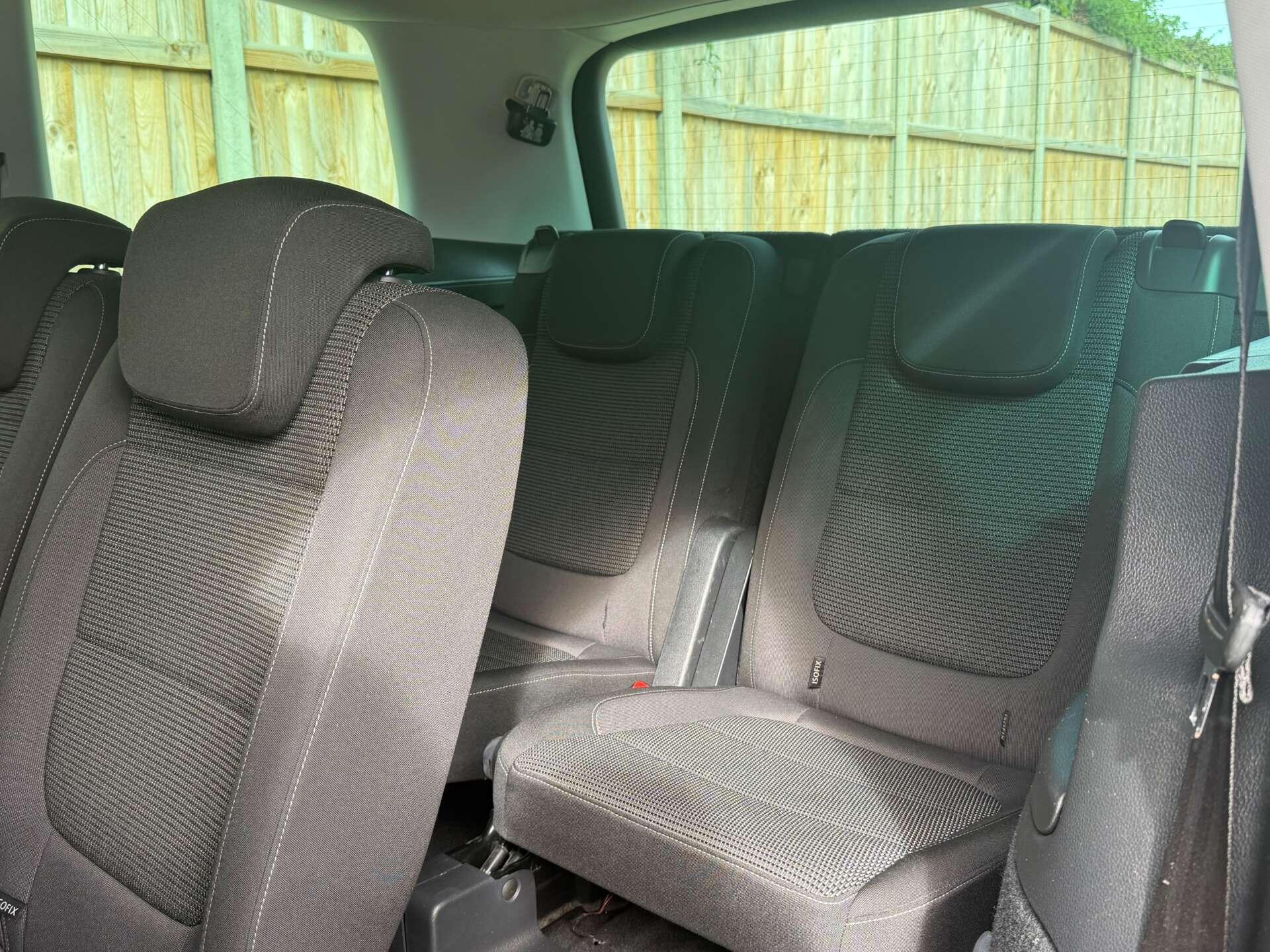 Volkswagen Sharan view 17