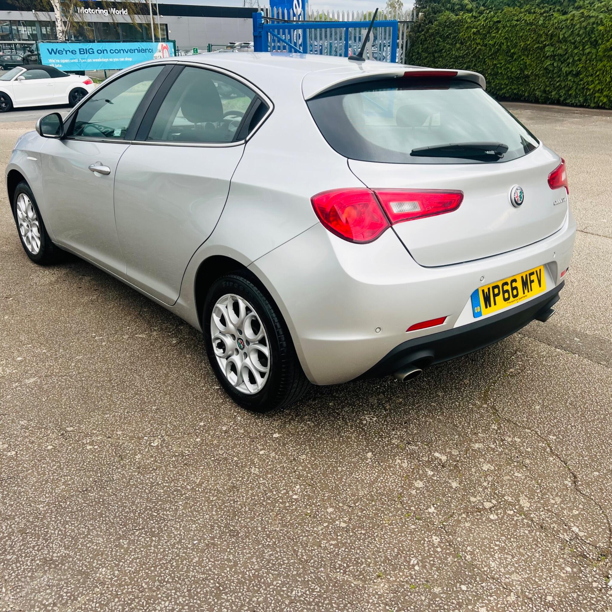Alfa Romeo Giulietta view 7