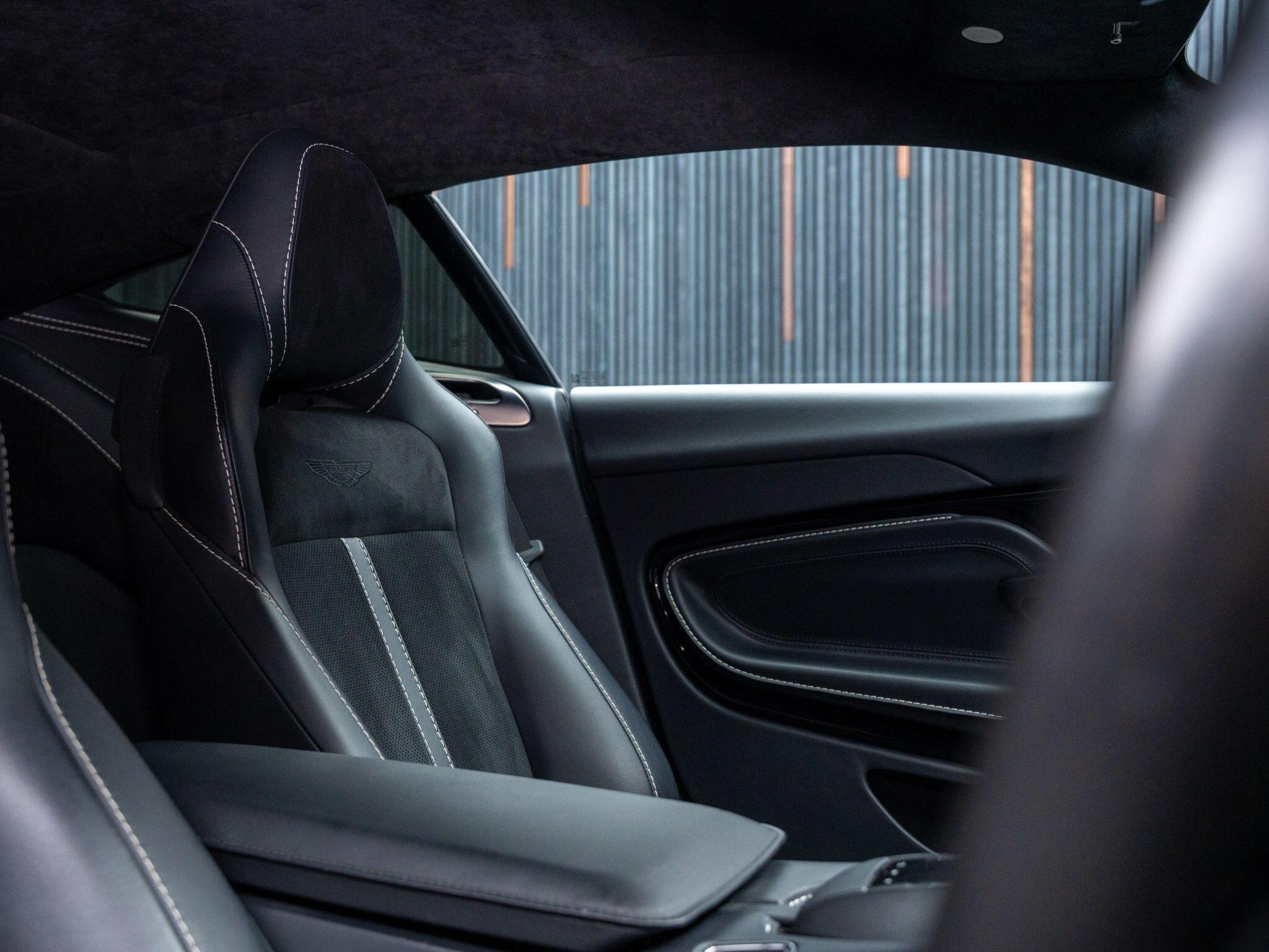 Aston Martin DB11 view 24