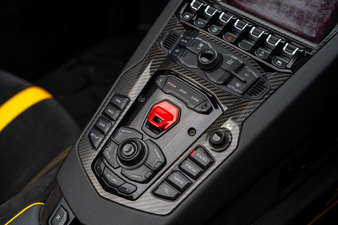 Lamborghini Aventador view 58