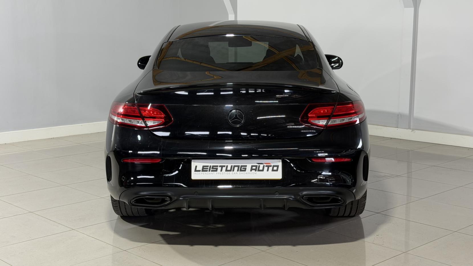 Mercedes-Benz C Class view 3