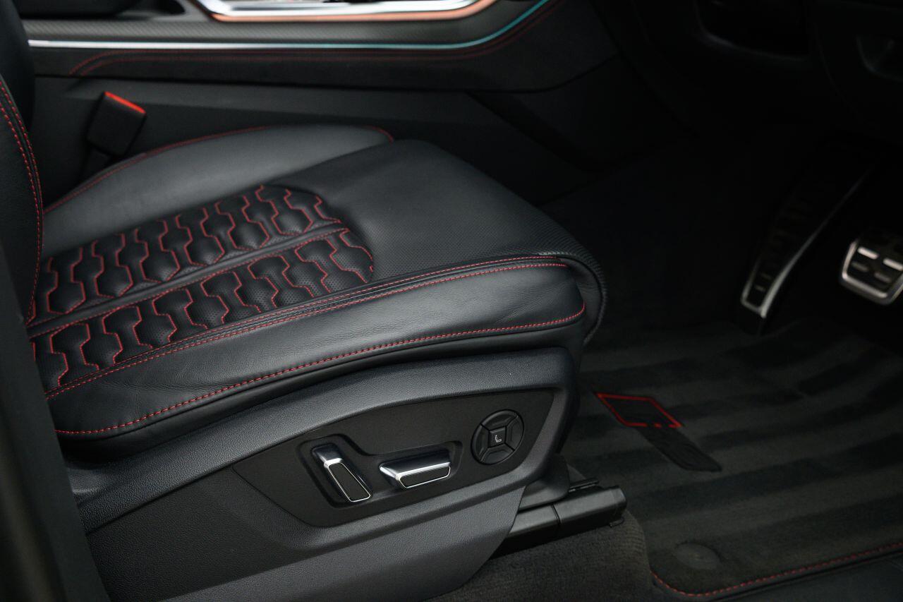 Audi RS Q8 view 20
