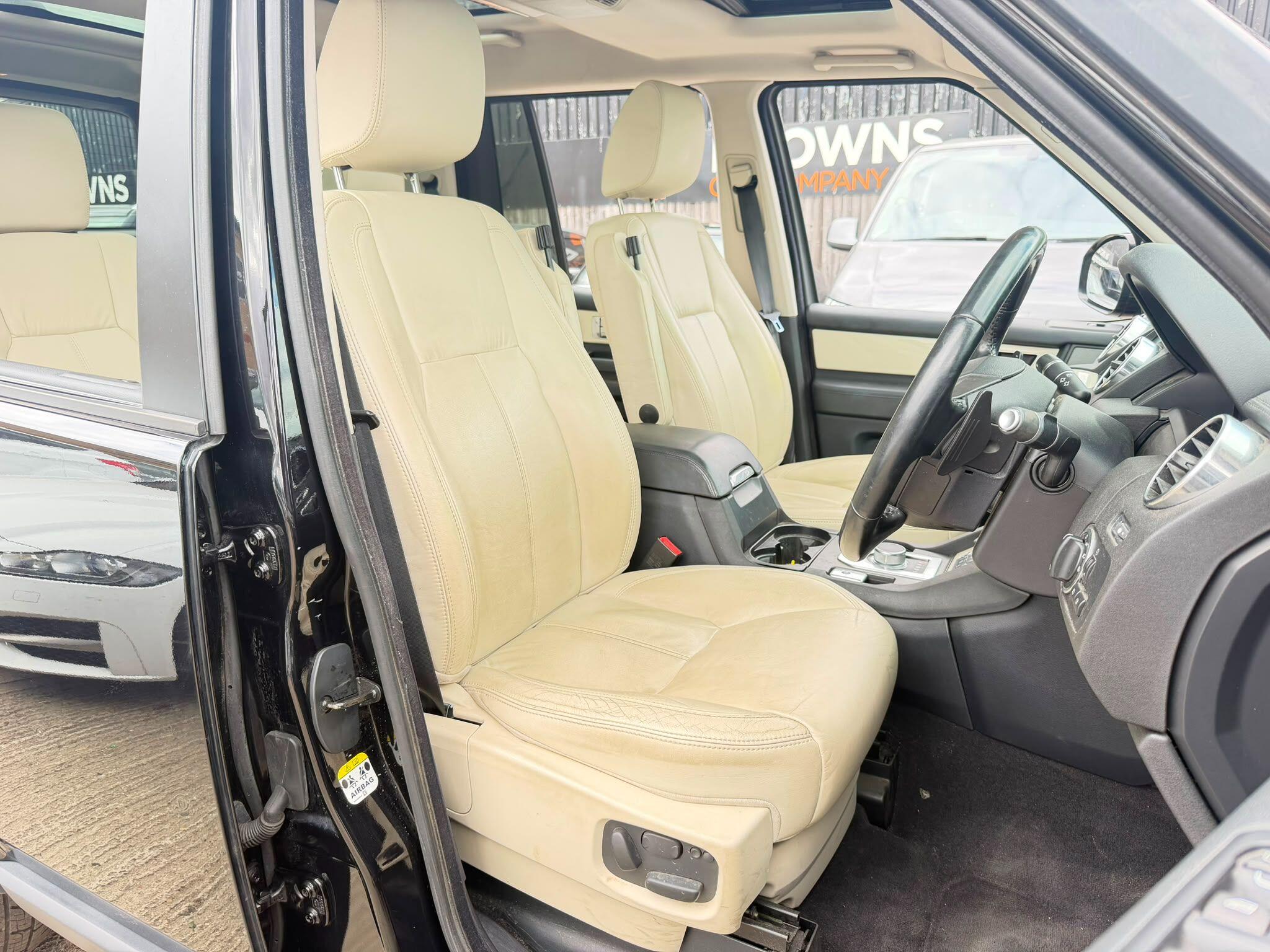 Land Rover Discovery view 10