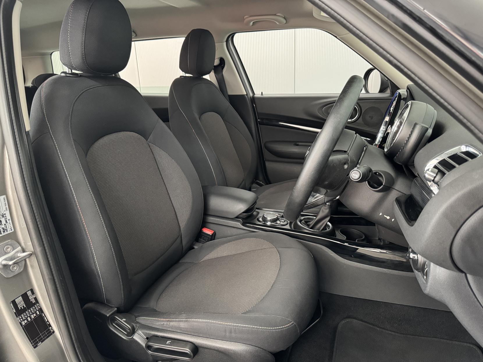 Mini Clubman view 59
