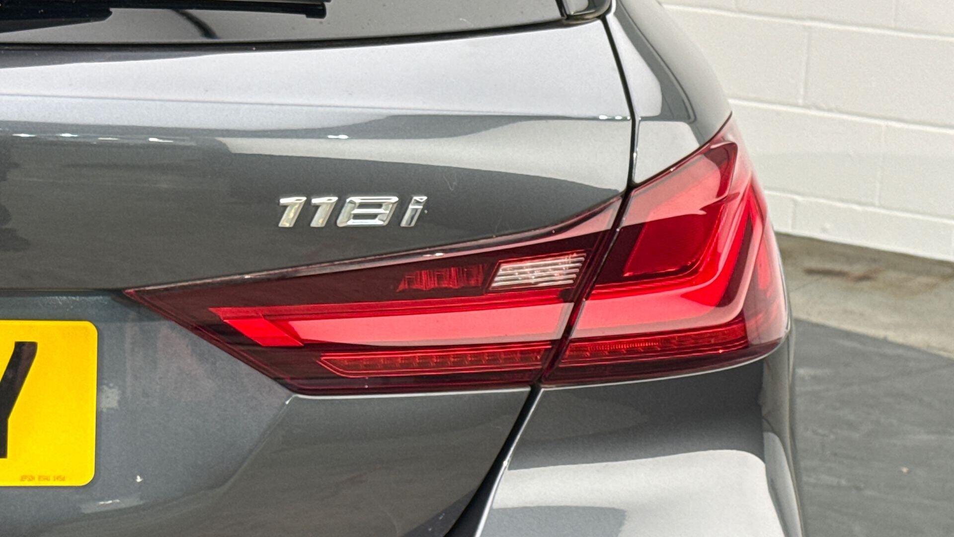 BMW 1 Series view 21