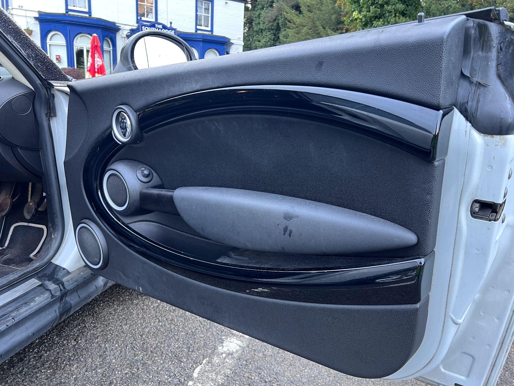 MINI Hatch view 16