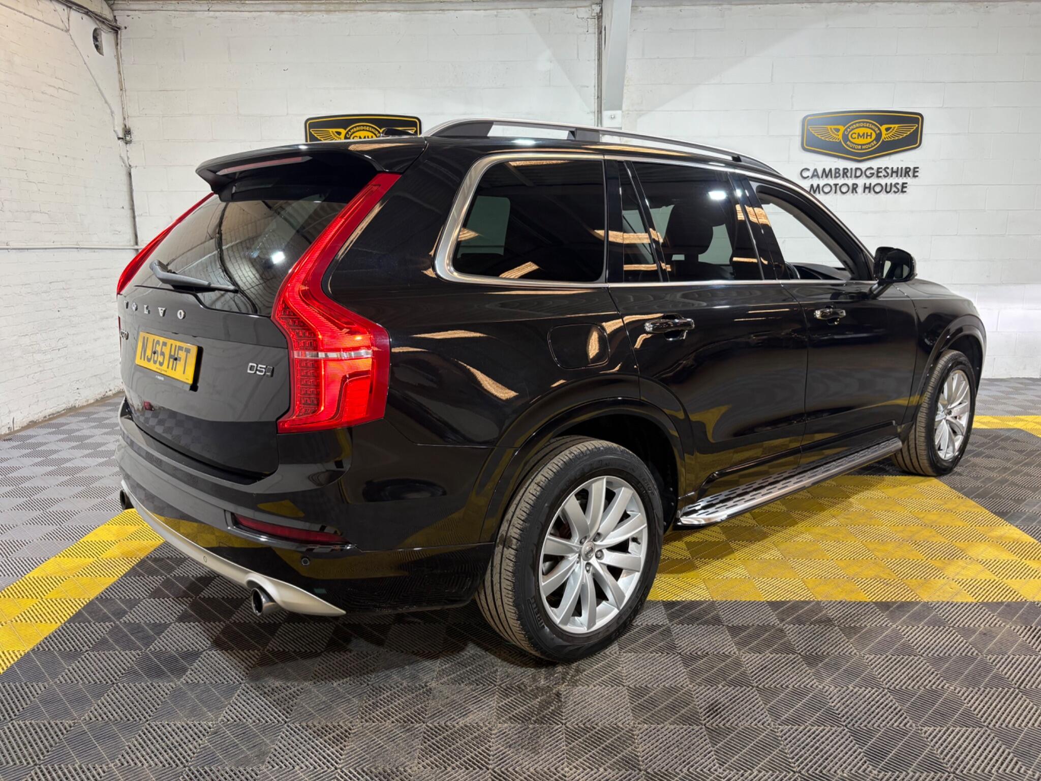 Volvo XC90 view 16