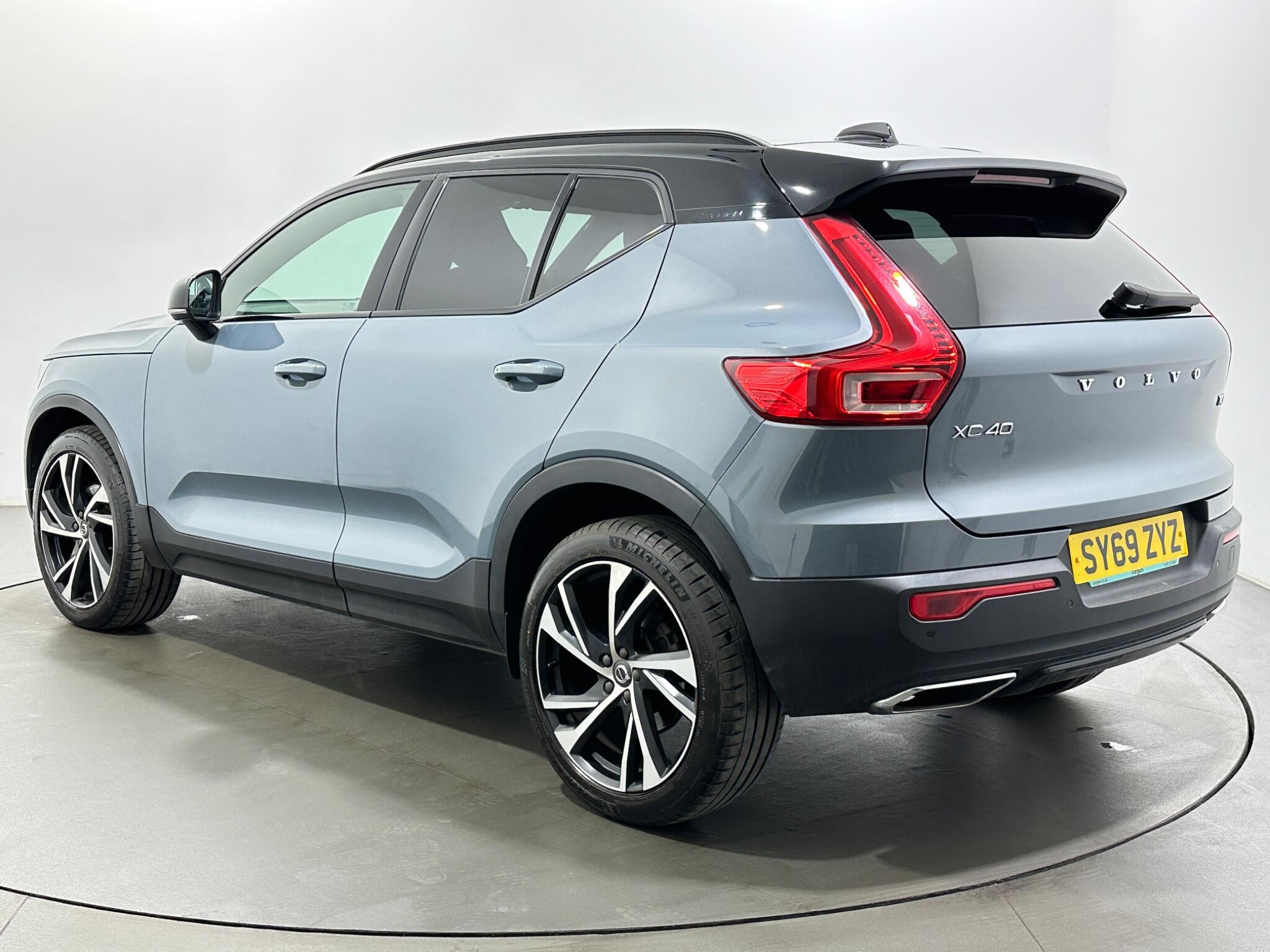 Volvo XC40 view 6