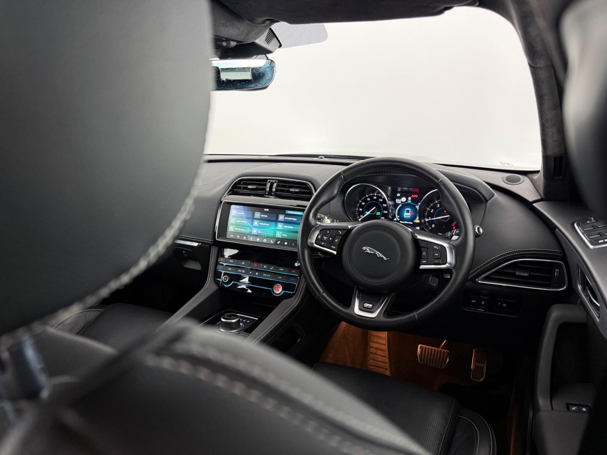 Jaguar F-Pace view 14