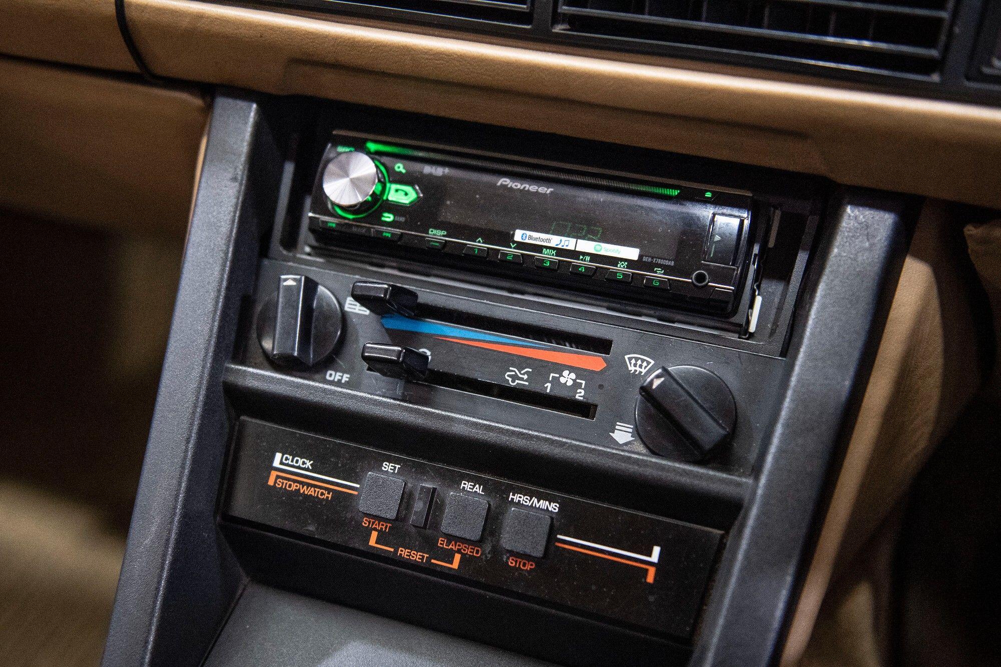 Rover 1982 Rover view 24