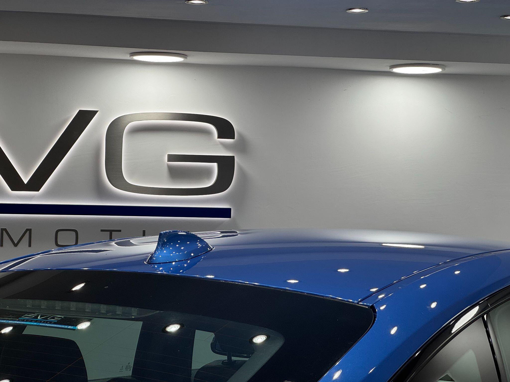 BMW 3 Series view 26