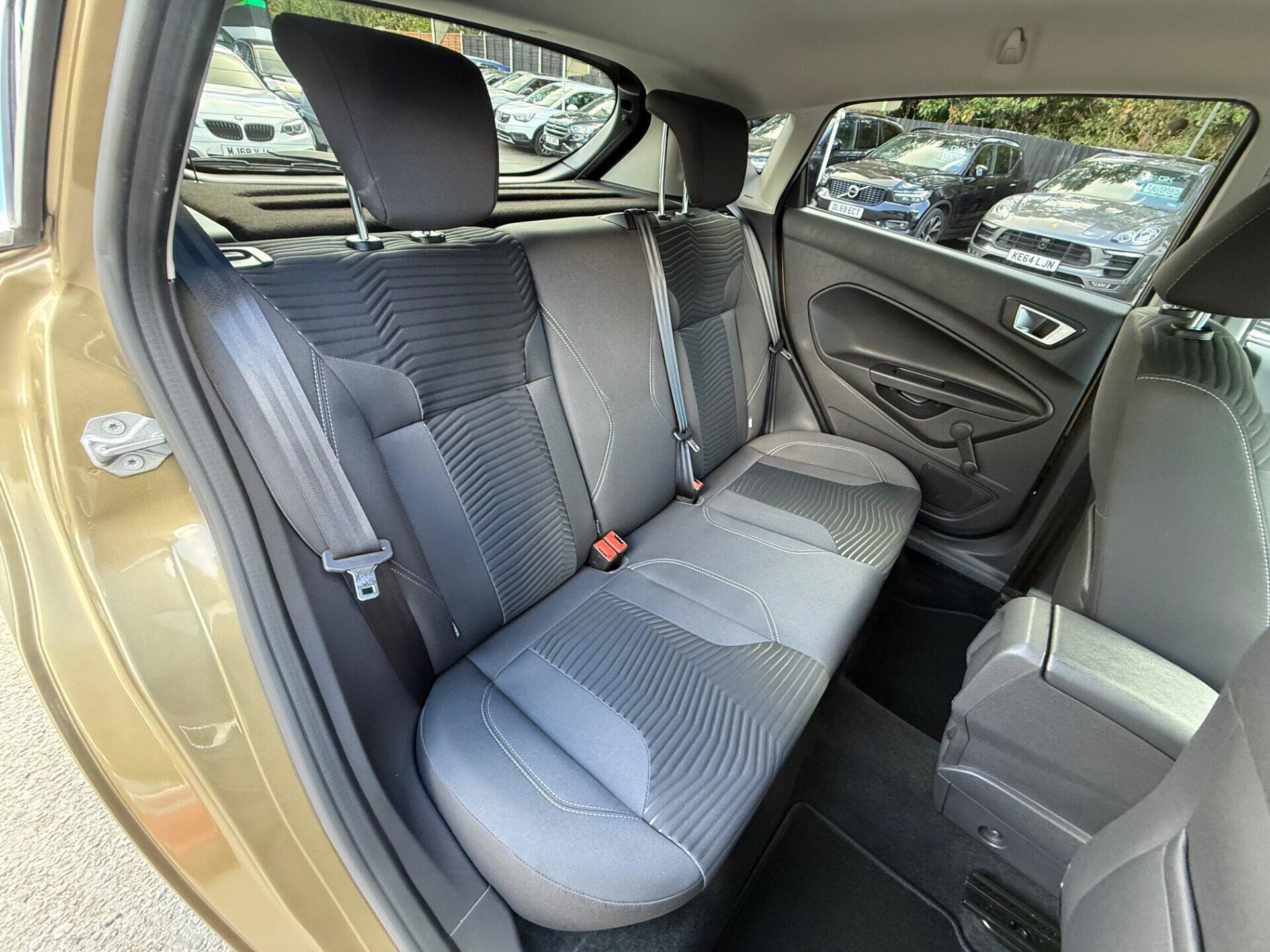 Ford Fiesta view 27