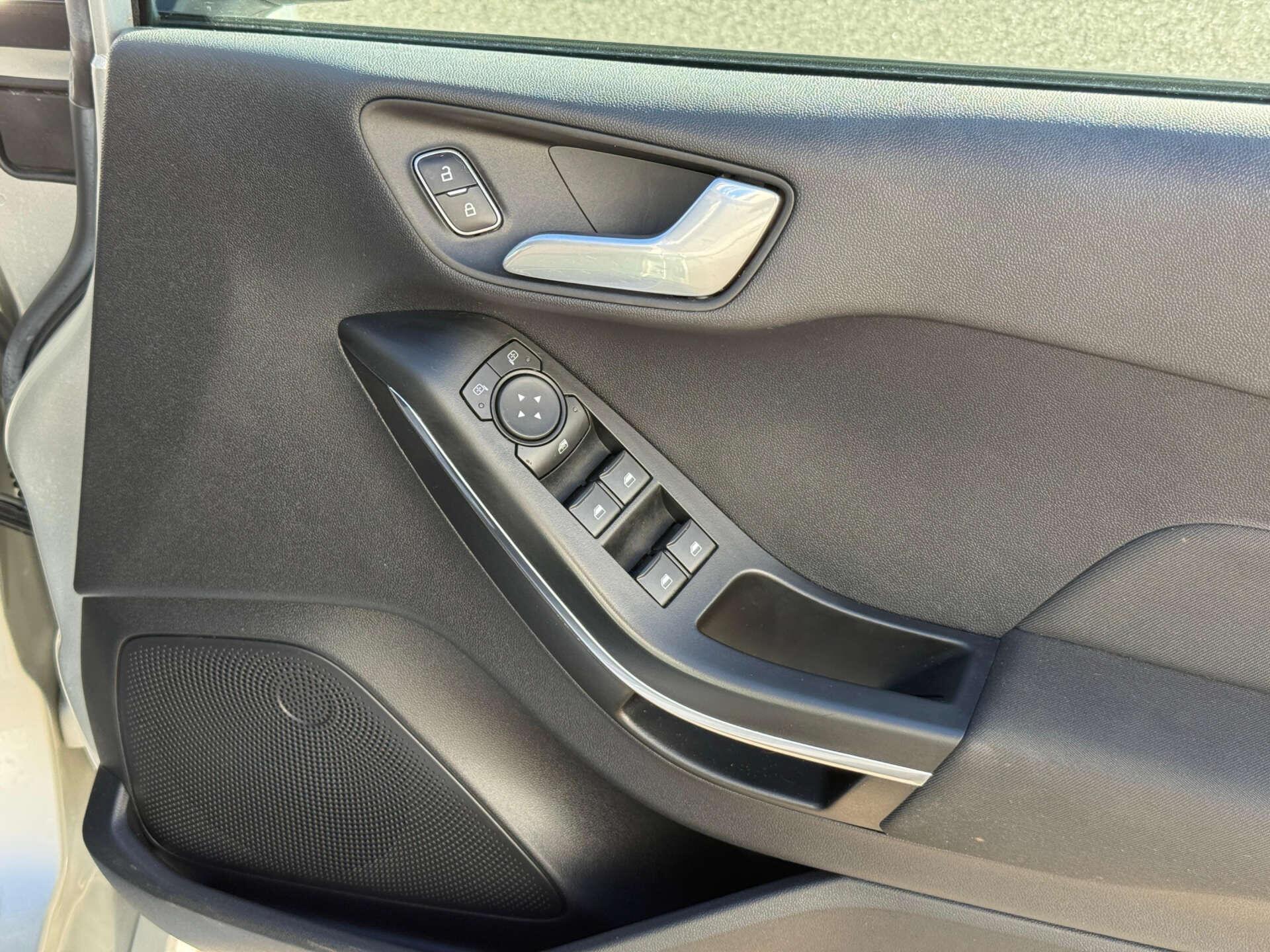 Ford Fiesta view 42