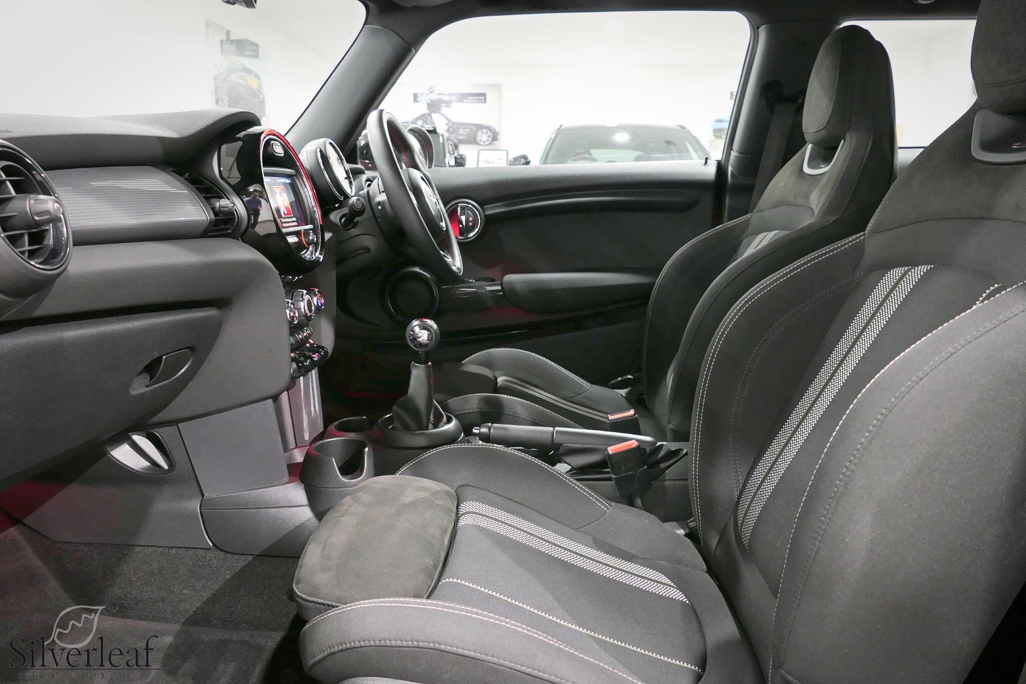 Mini Cooper view 5