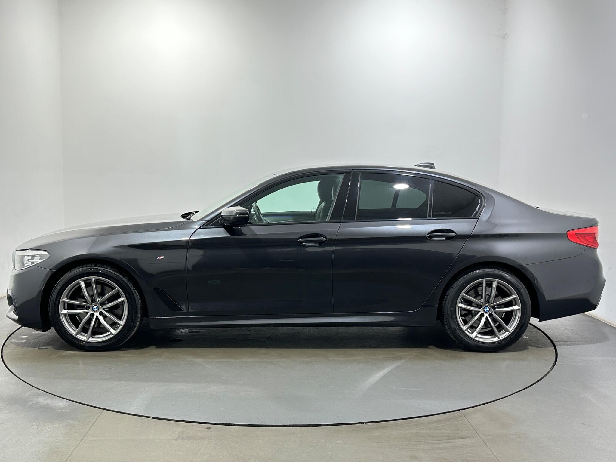 BMW 5 Series view 5