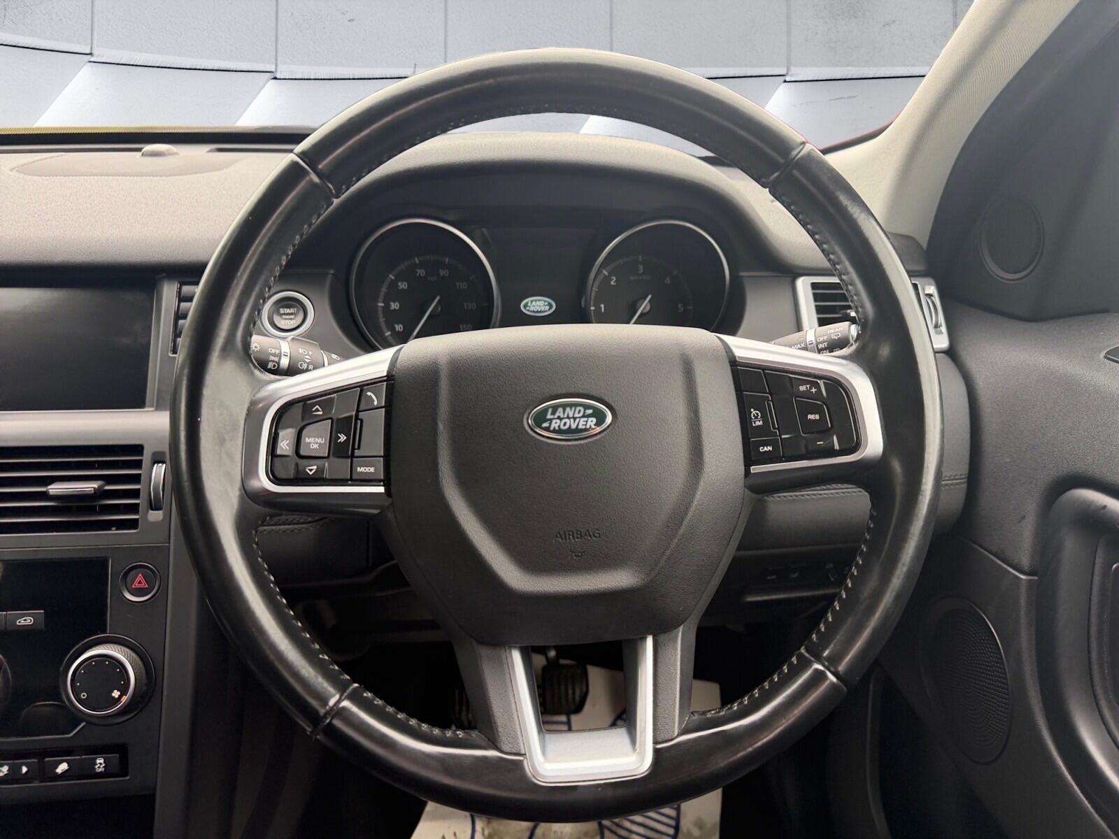 Land Rover Discovery Sport view 13