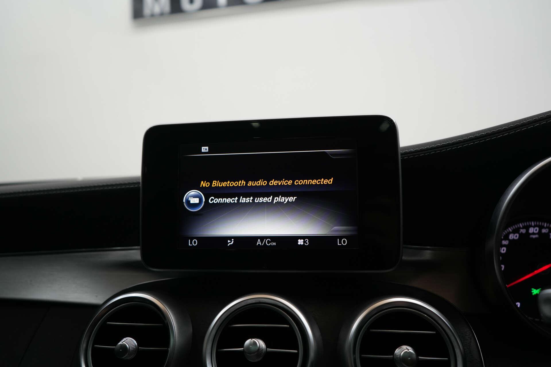 Mercedes-Benz C-Class view 27