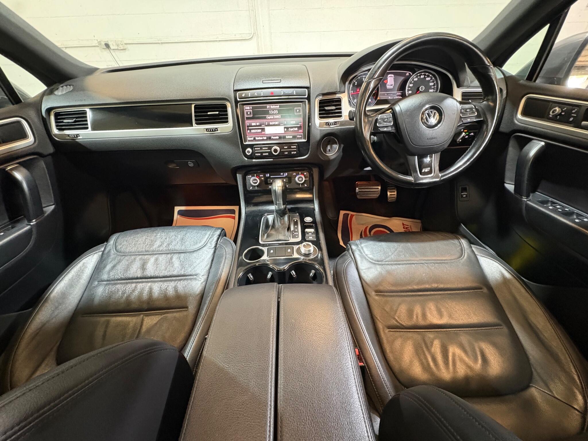Volkswagen Touareg view 52