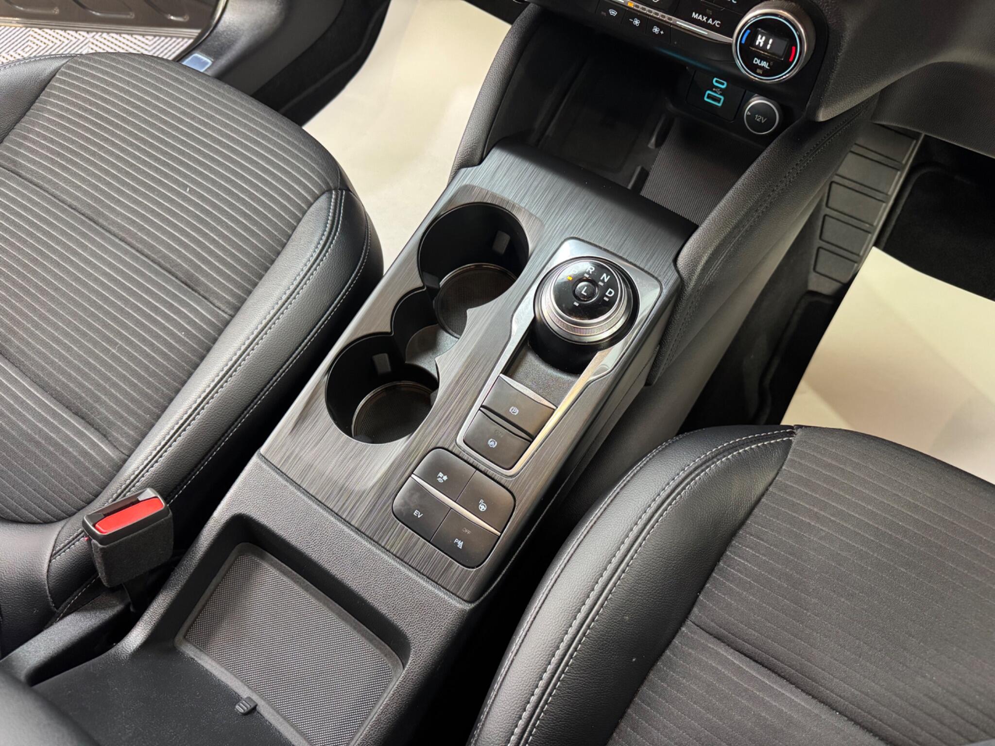 Ford Kuga view 32