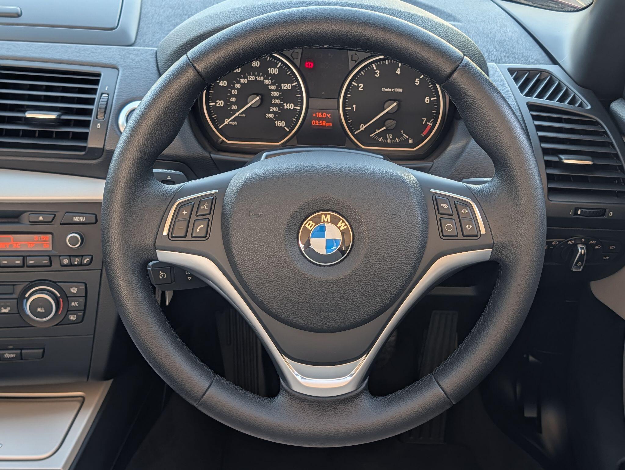 BMW 1 Series view 30