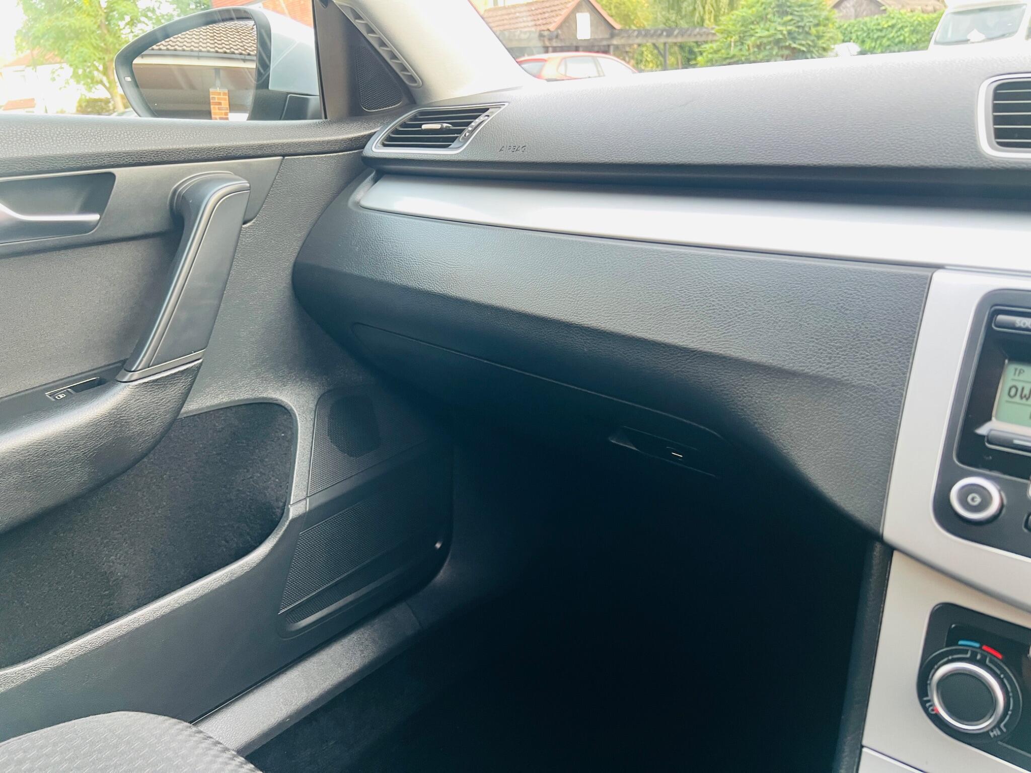 Volkswagen Passat view 78