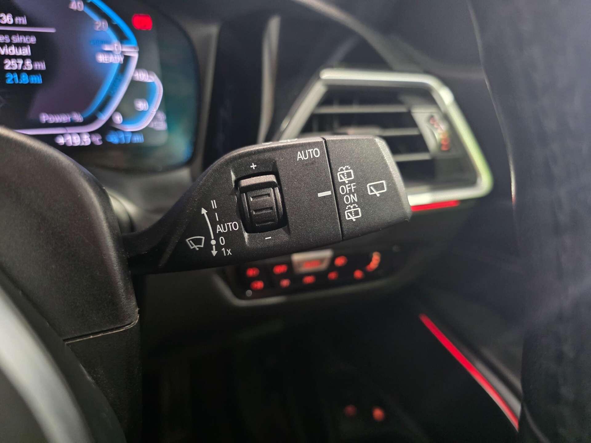 BMW 3 Series view 23