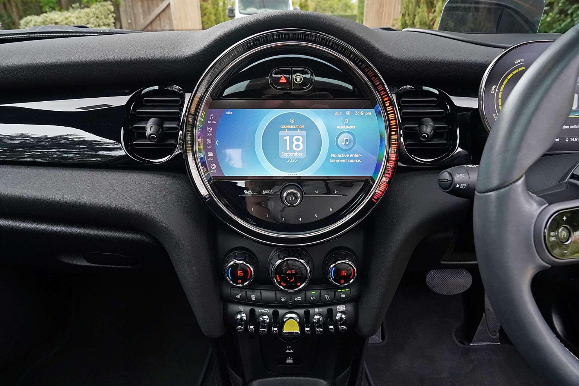 Mini Hatch view 21