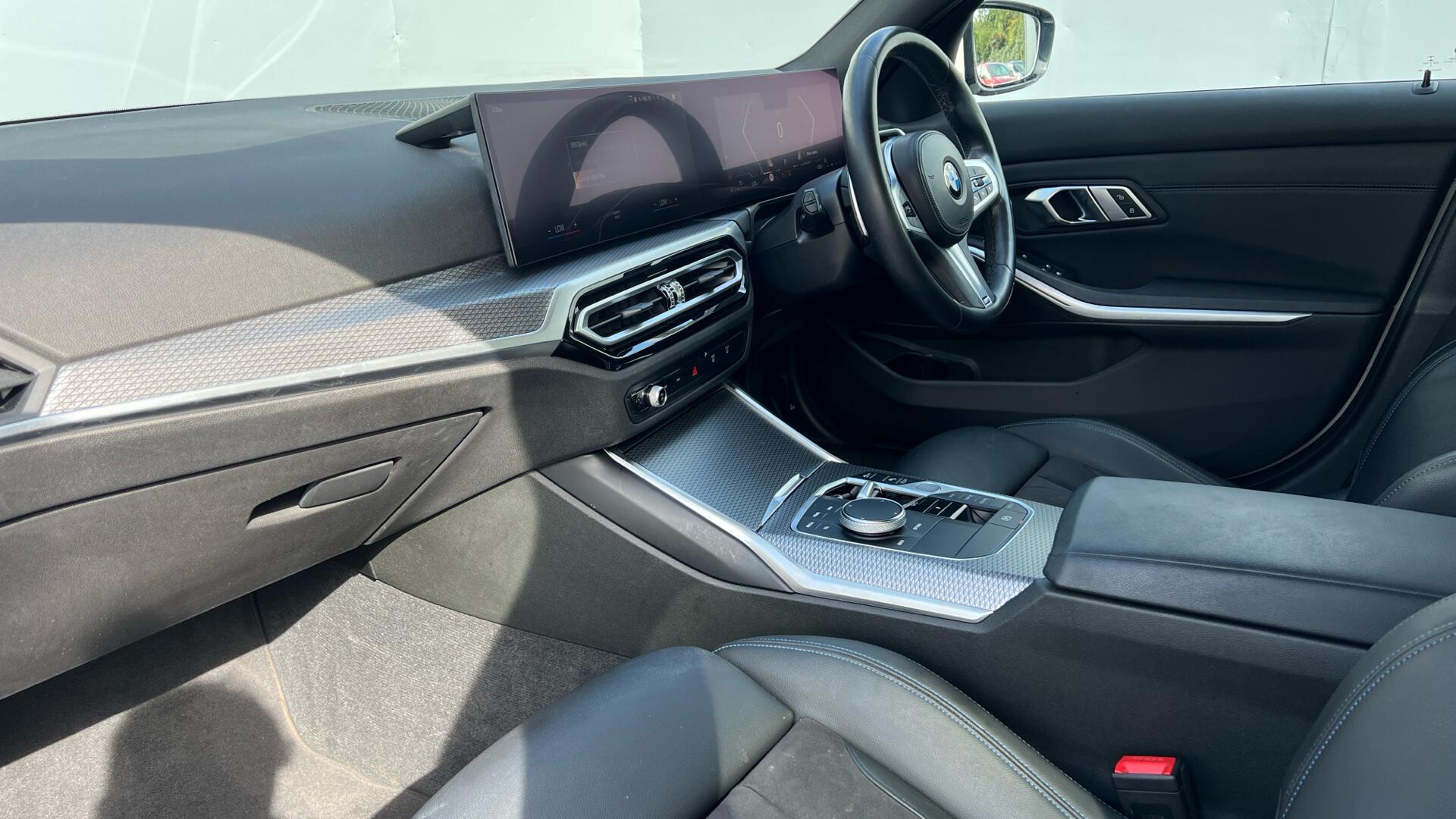 BMW 3 Series view 7