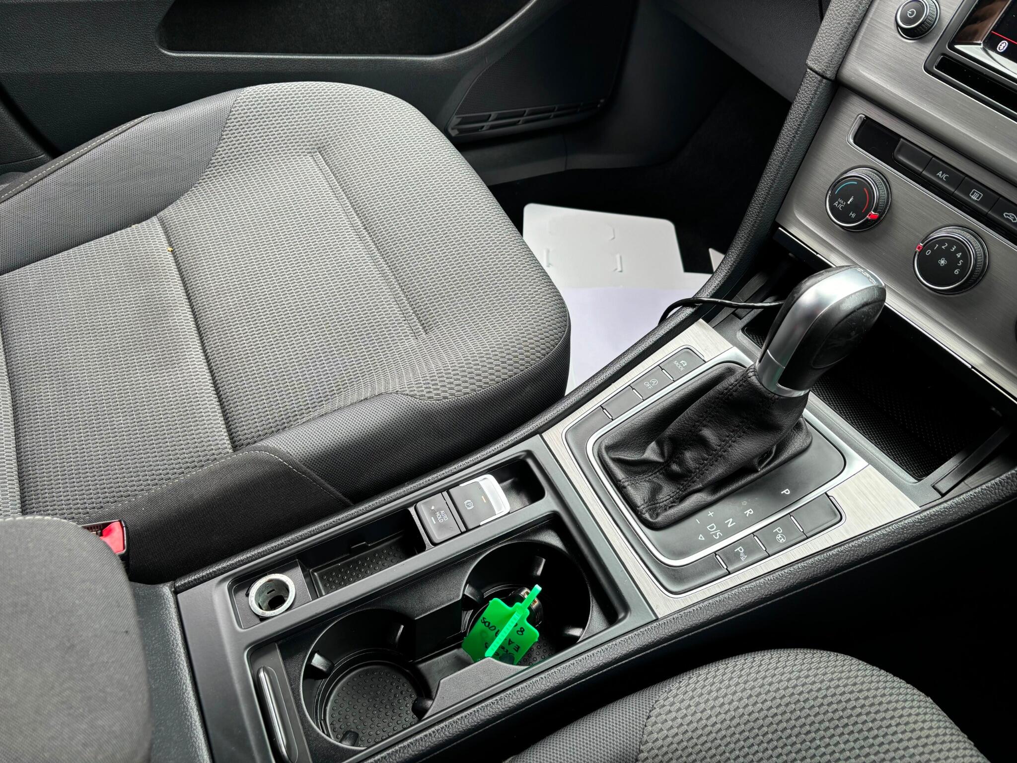 Volkswagen Golf view 11